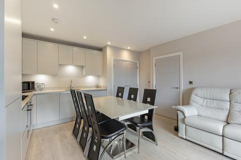 2 bedroom flat for sale, High Street, Edgware, HA8
