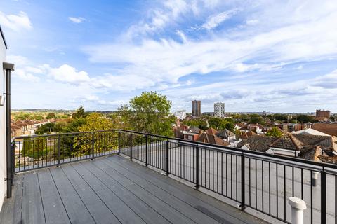 2 bedroom flat for sale, High Street, Edgware, HA8