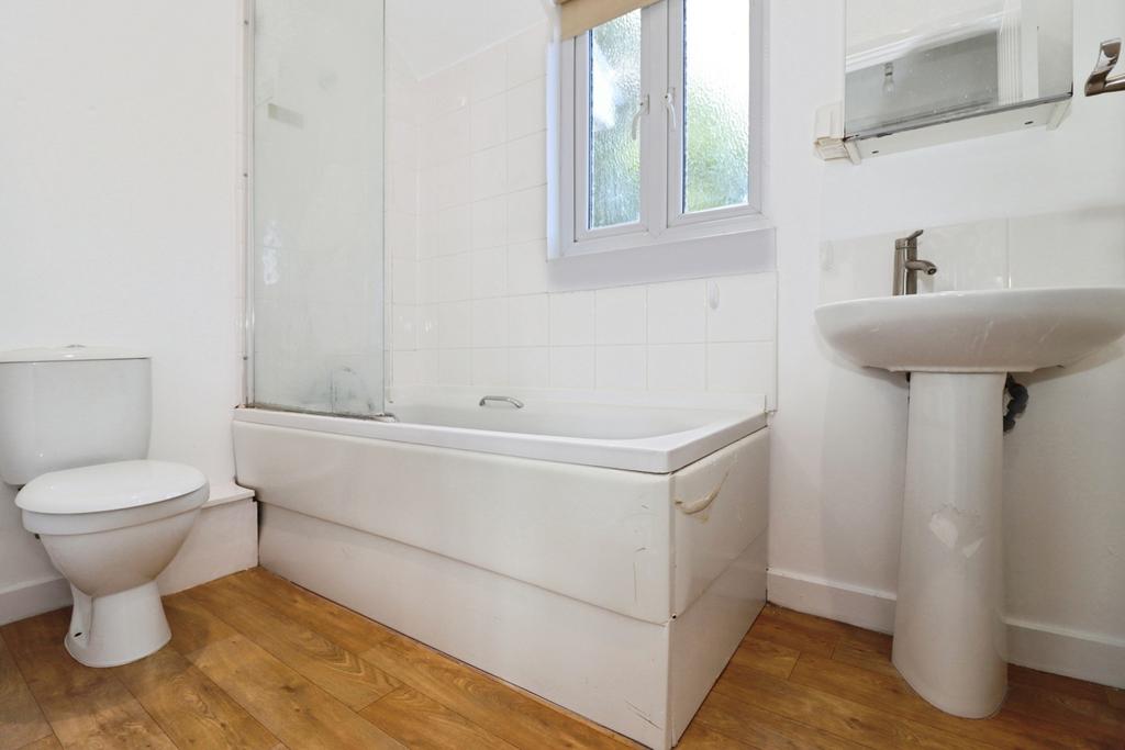 House in Bristol, Kingswood - More