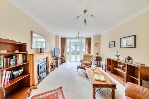 2 bedroom apartment for sale, Stonegrove, Edgware