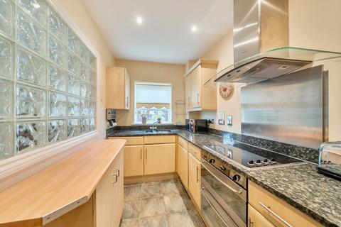 2 bedroom apartment for sale, Stonegrove, Edgware