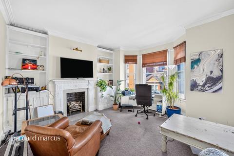 2 bedroom flat to rent, Latchmere Road, London