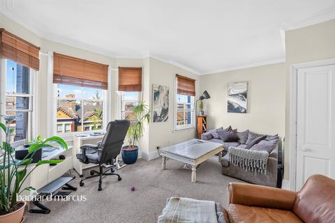 2 bedroom flat to rent, Latchmere Road, London