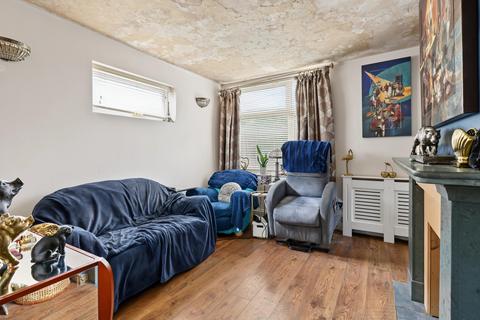2 bedroom detached bungalow for sale, Iona Crescent, Cippenham SL1