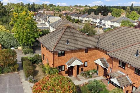 2 bedroom maisonette for sale, Weston Close, Potters Bar EN6