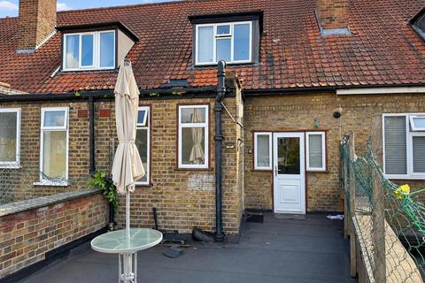 undefined, Wood Lane, Dagenham
