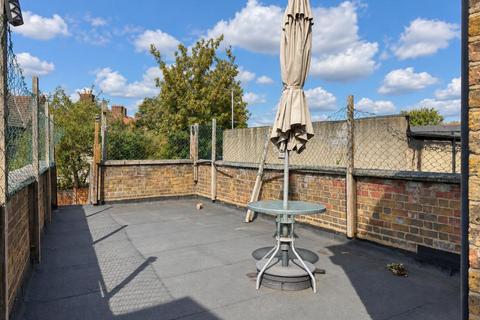 undefined, Wood Lane, Dagenham