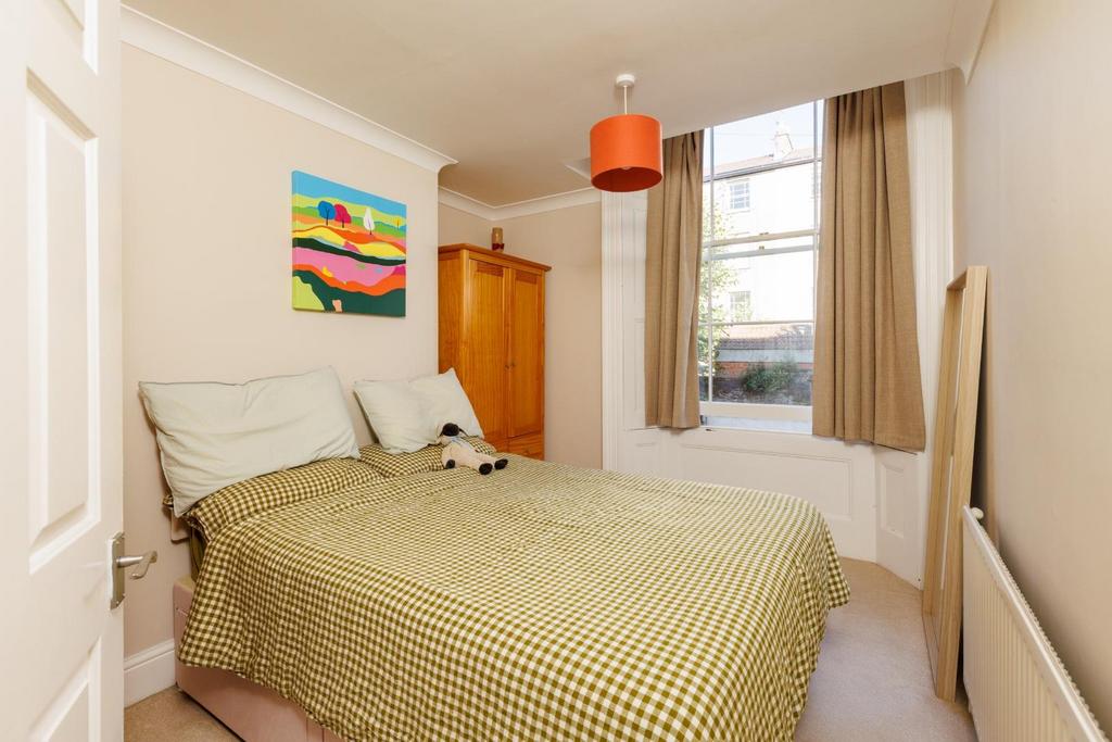 Apartment in Bristol, Cotham - View 4