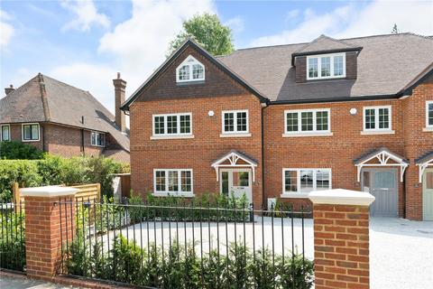 4 bedroom terraced house for sale, Oatlands Drive, Weybridge, KT13