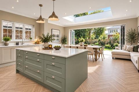 4 bedroom terraced house for sale, Oatlands Drive, Weybridge, KT13