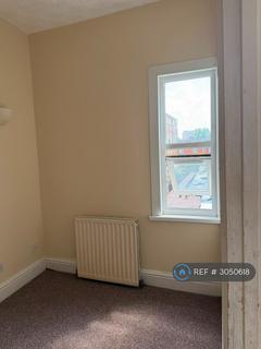 2 bedroom flat to rent, Grange Road, London, E13