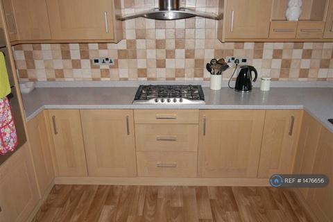 3 bedroom semi-detached house to rent, Taliesin Avenue, Deeside, CH5
