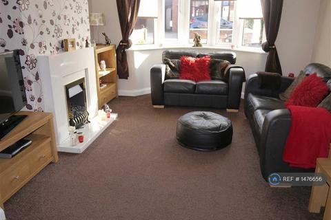 3 bedroom semi-detached house to rent, Taliesin Avenue, Deeside, CH5