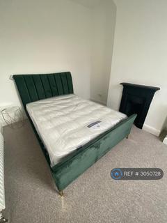 2 bedroom terraced house to rent, Yew Tree Road, Manchester, M14