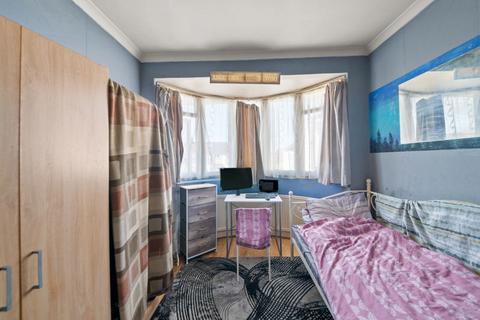 5 bedroom end of terrace house for sale, Hart Grove, Southall