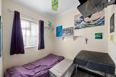5 bedroom end of terrace house for sale, Hart Grove, Southall
