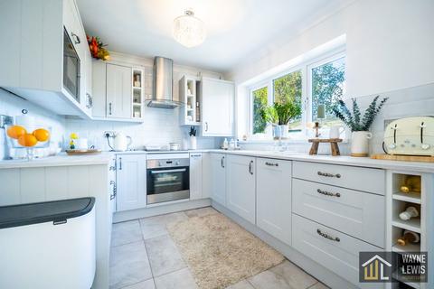 4 bedroom detached house for sale, Beechcroft, Trelewis, Treharris, CF46 6BP