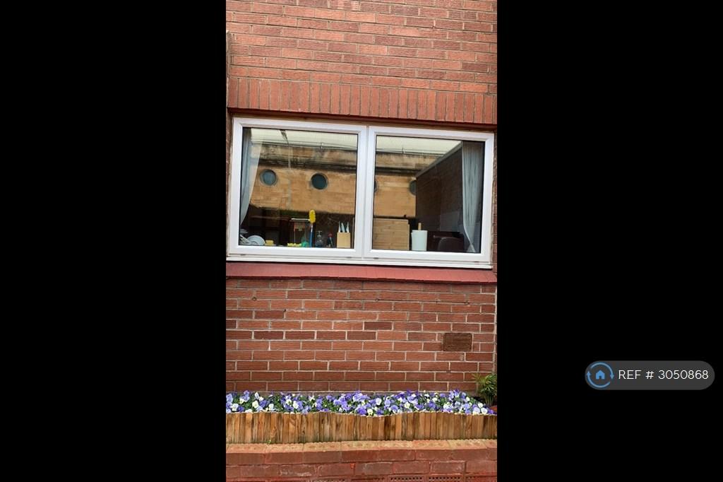 Apartment in Glasgow - View 3