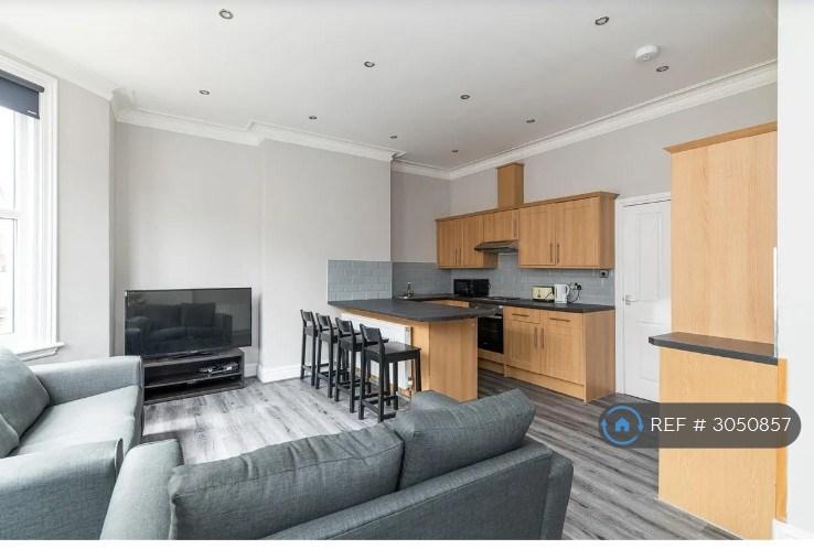 Apartment in Newcastle Upon Tyne - View 4