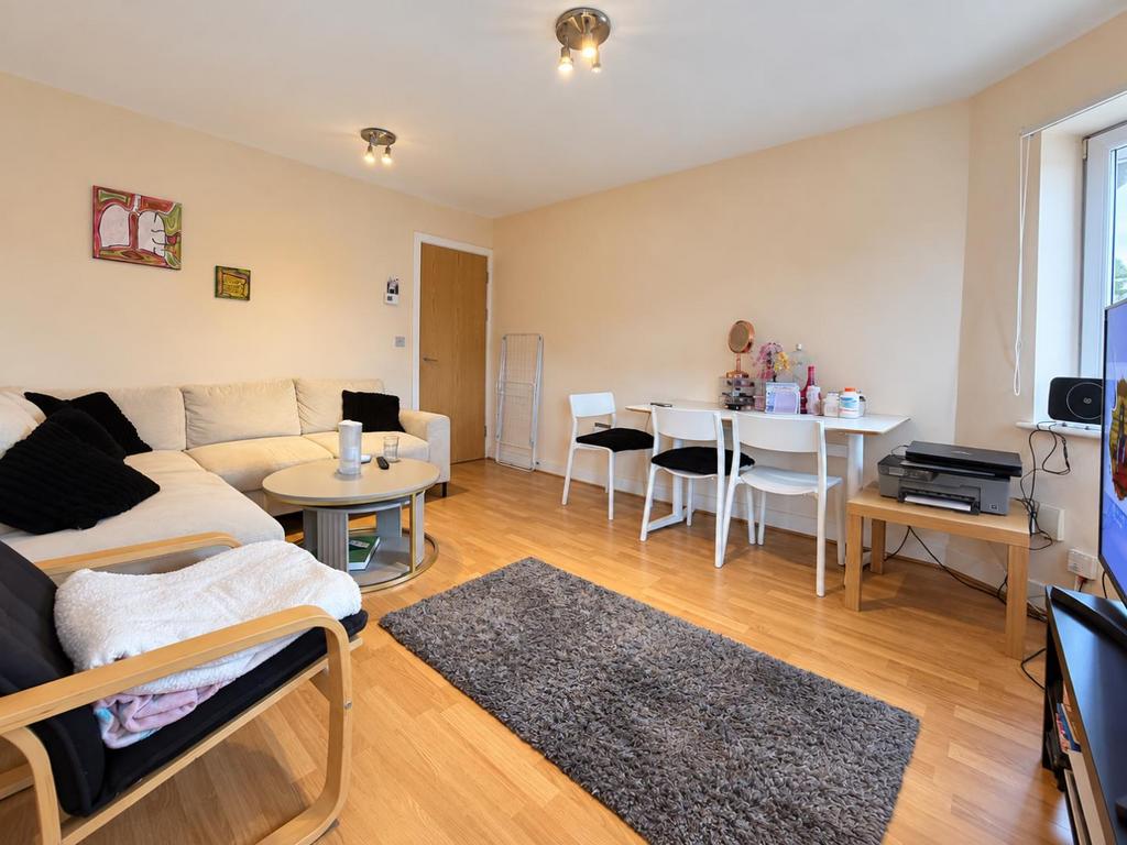 Apartment in Cardiff - View 3