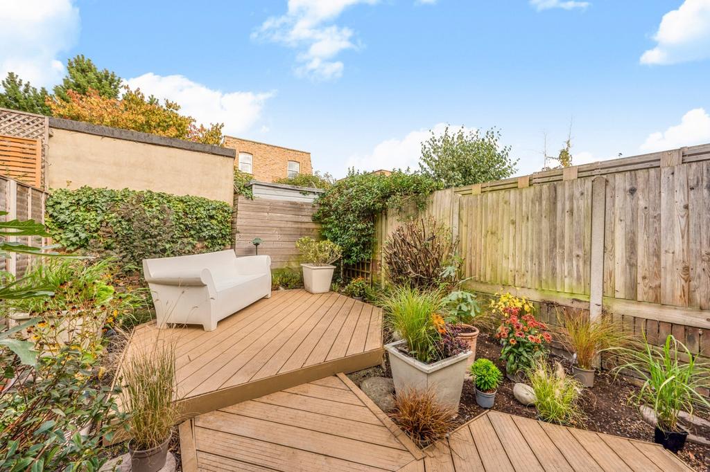 House in London - View 3