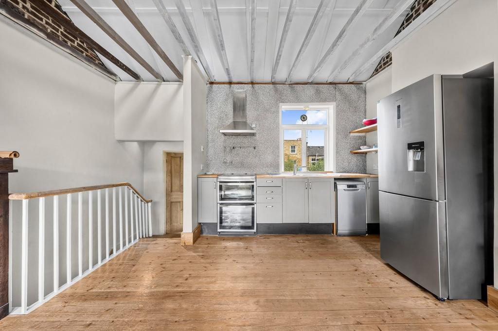 House in London - View 2