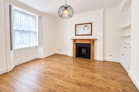 3 bedroom terraced house to rent, Barnstaple Street, South Molton, Devon, EX36