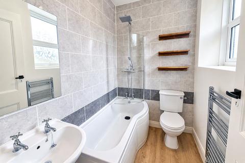 3 bedroom terraced house to rent, Barnstaple Street, South Molton, Devon, EX36