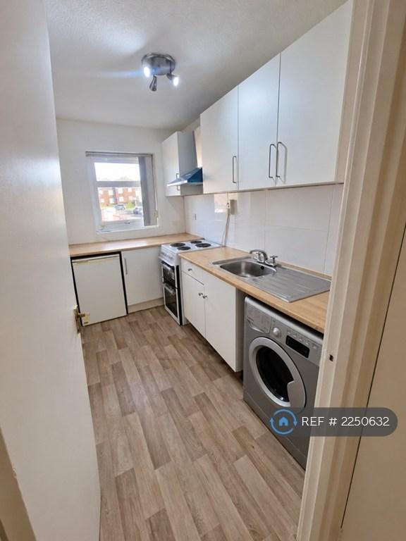 Apartment in Liverpool - More