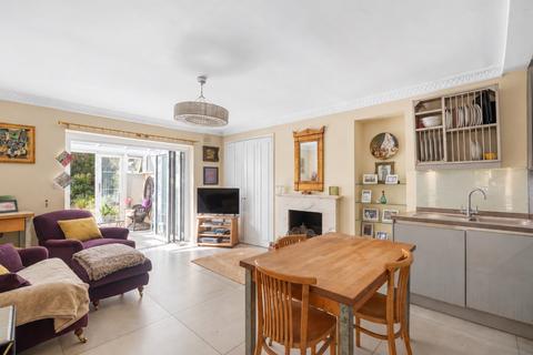 2 bedroom flat for sale, Elsham Road, London, W14