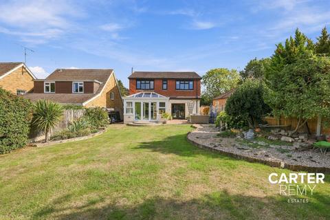 4 bedroom detached house for sale, Castledon Road, Wickford, SS12