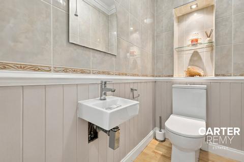 4 bedroom detached house for sale, Castledon Road, Wickford, SS12