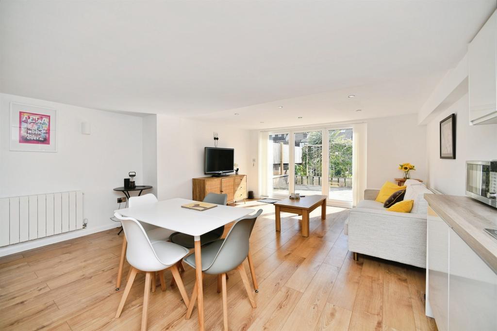 Apartment in Brighton - View 2
