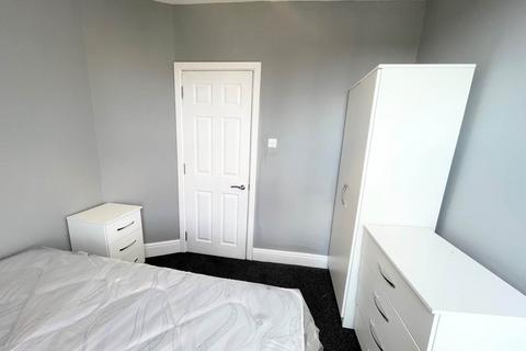 4 bedroom house share to rent, Knowle Terrace (Room 2), West Yorkshire LS4