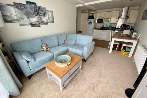 1 bedroom flat to rent, High Street, Epsom KT19