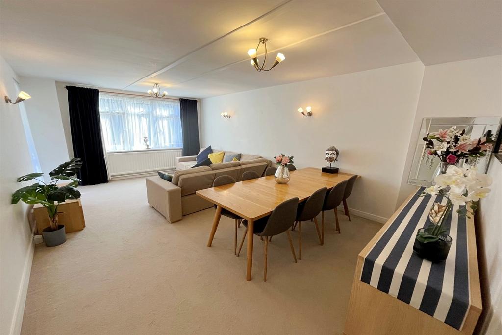 Apartment in Bournemouth - View 2