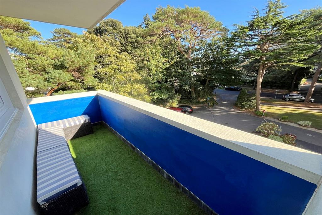 Apartment in Bournemouth - View 3