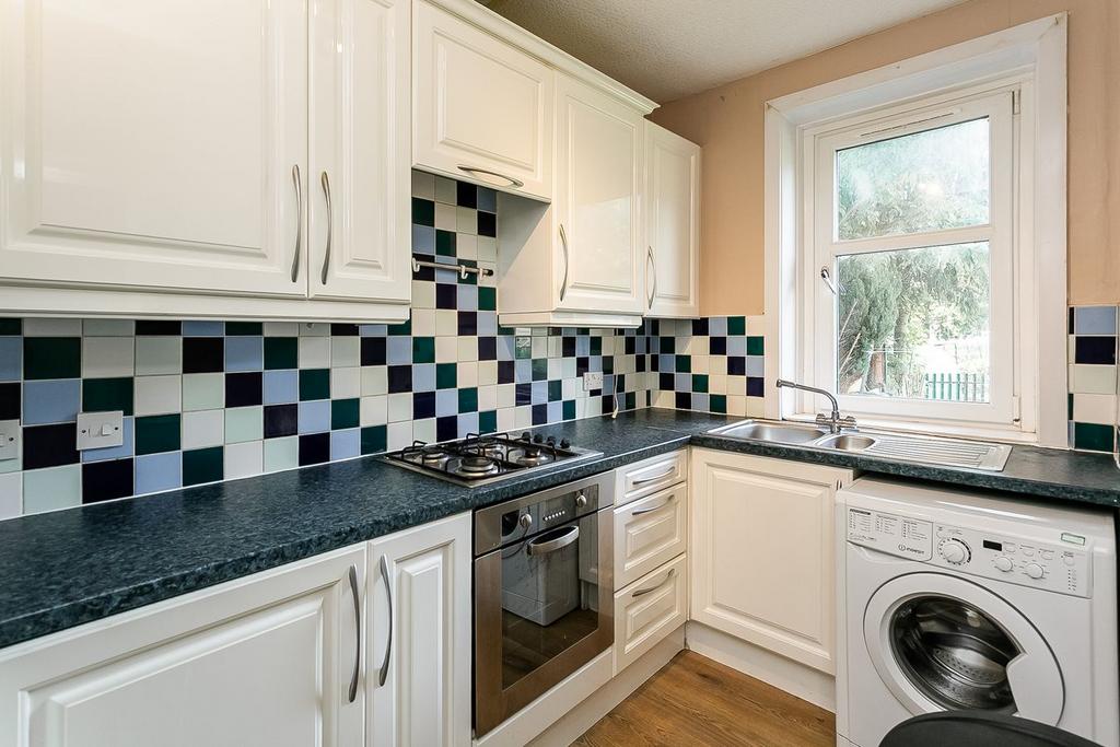Apartment in Edinburgh - More