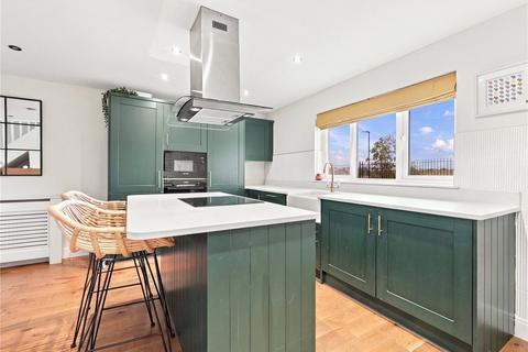 3 bedroom apartment to rent, Bakers Hill, London, E5