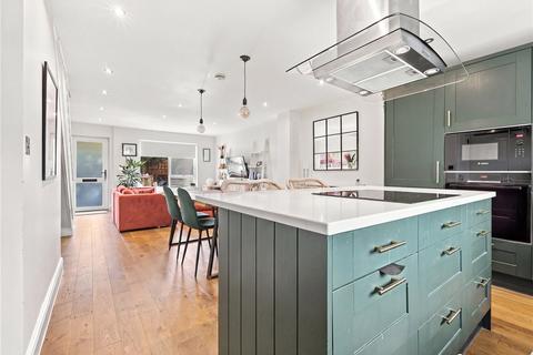 3 bedroom apartment to rent, Bakers Hill, London, E5