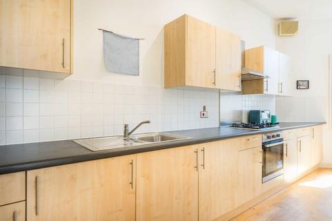 2 bedroom flat to rent, Commercial Street, London E1