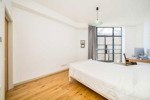 2 bedroom flat to rent, Commercial Street, London E1