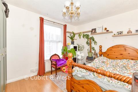 3 bedroom end of terrace house for sale, Cuthbert Road, Portsmouth PO1