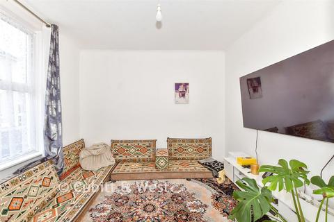 3 bedroom end of terrace house for sale, Cuthbert Road, Portsmouth PO1