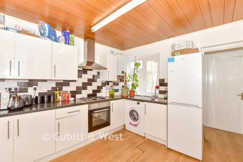 3 bedroom end of terrace house for sale, Cuthbert Road, Portsmouth PO1