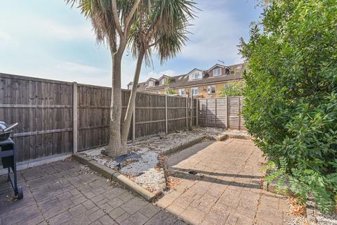 4 bedroom house to rent, Wilson Avenue, Mitcham, CR4
