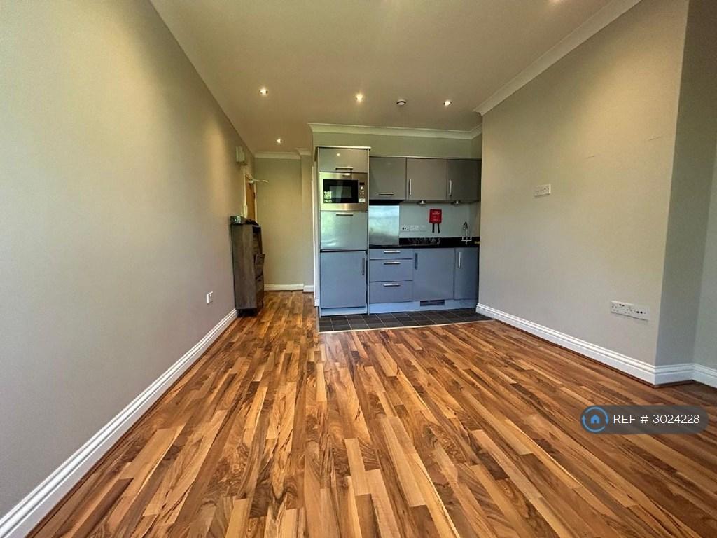 Apartment in London - View 2