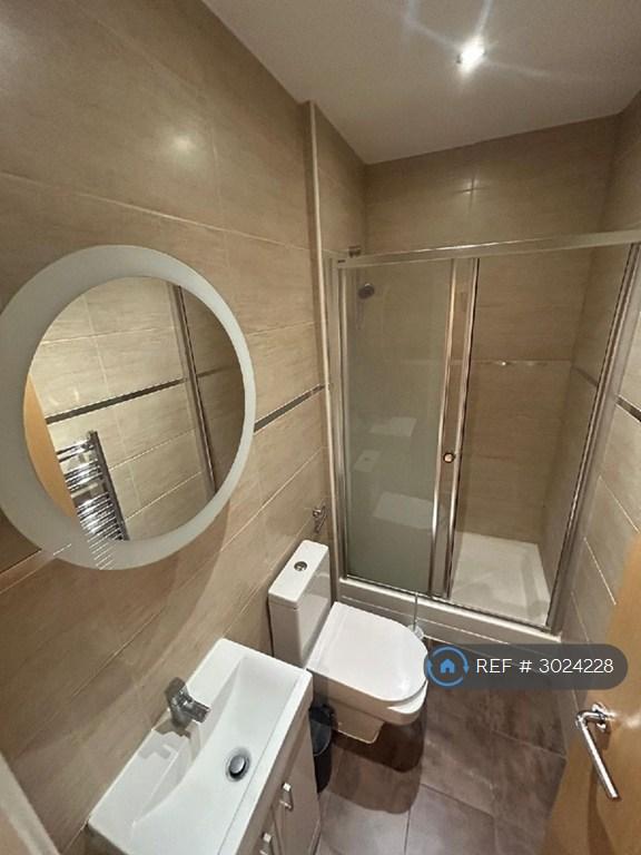 Apartment in London - View 3