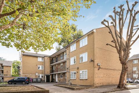 3 bedroom apartment for sale, Saracen Street, London, E14