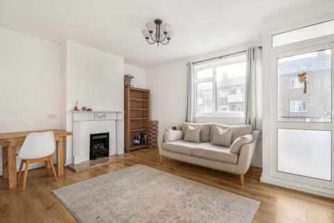 3 bedroom apartment for sale, Saracen Street, London, E14